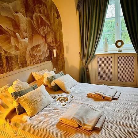 Hotel na wodzie Domus Carmeli Chic Appartments Powisle